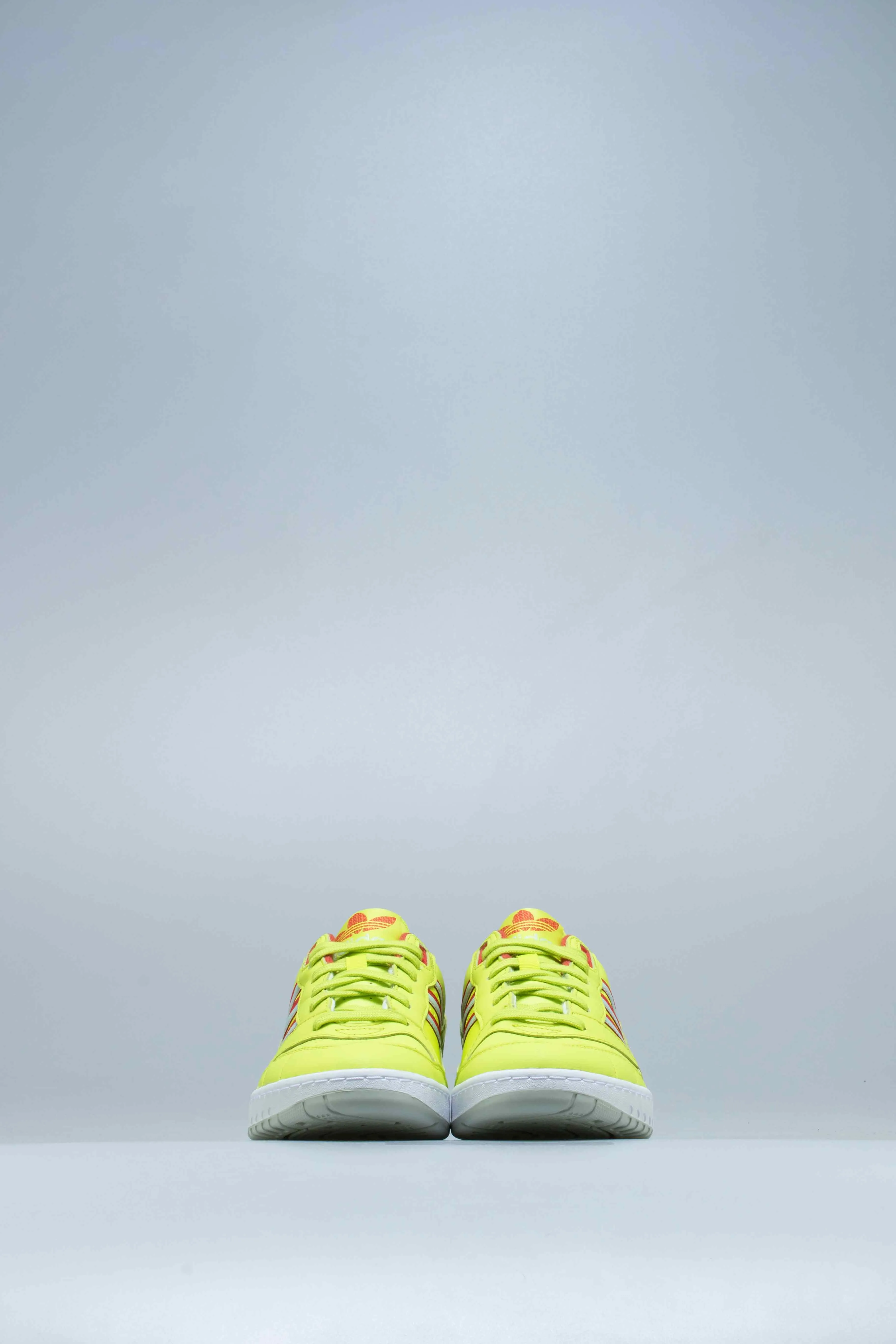 A.R. Trainer Mens Shoe - Semi Solar Yellow/ Lush Red /Green