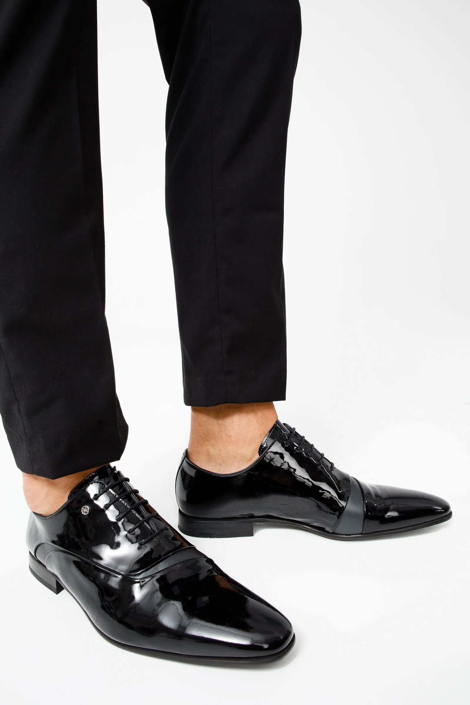 The Paris Black Patent Plain Toe Oxford Men Shoe