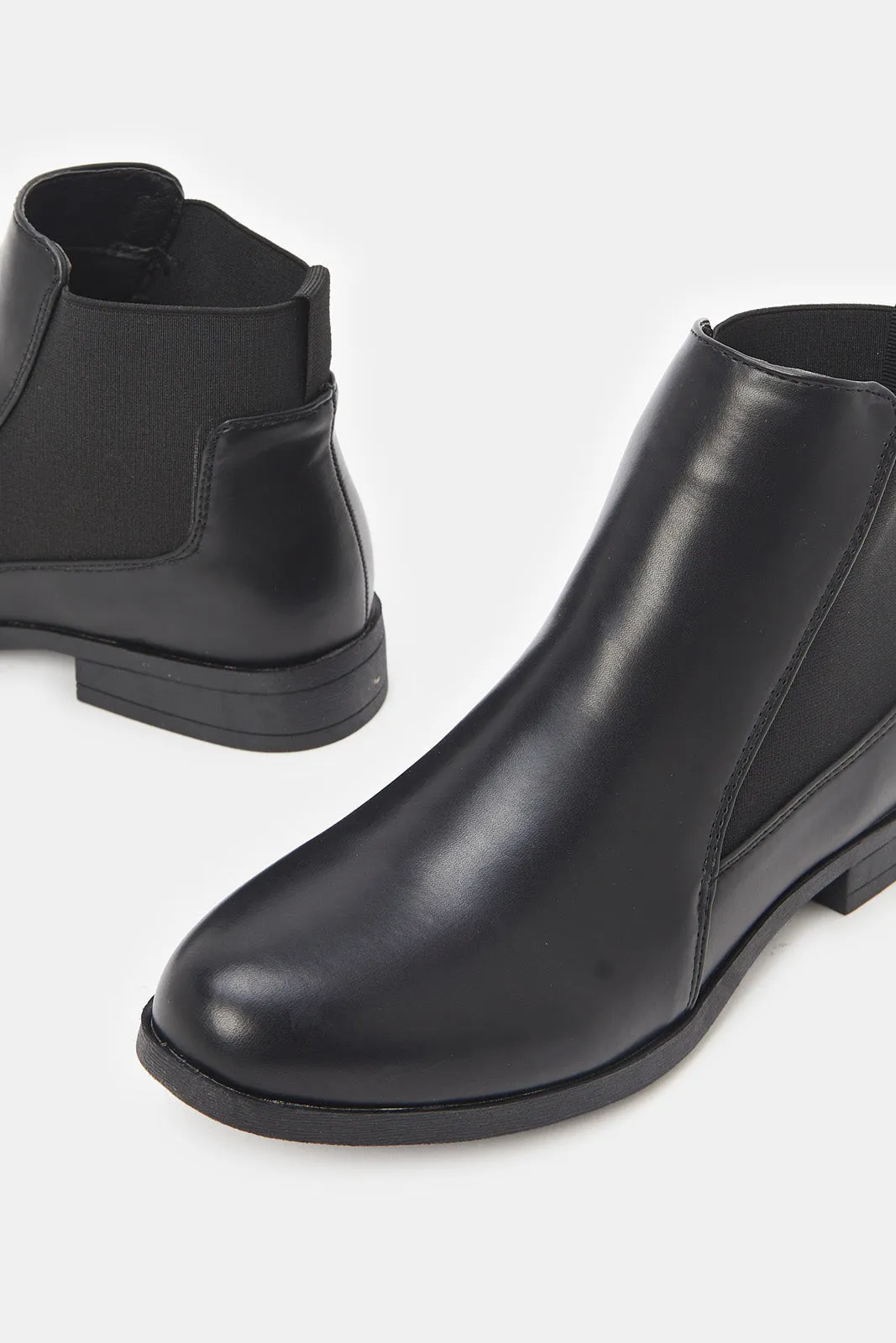 Women Black Ankle Chelsea Boot